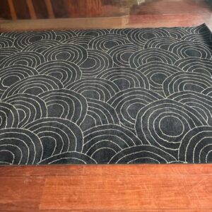 TAPETE AVANTI - TAPETE RETANGULAR - PRETO COM RISCOS EM BEGE — S084.02