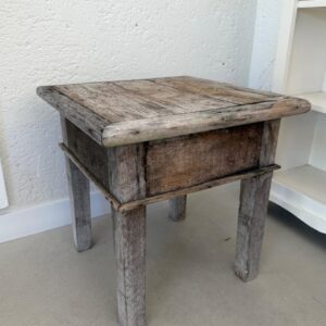 MESINHA LATERAL - MADEIRA ÁREA EXTERNA — G057.04