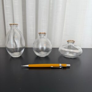 TRIO DE MINI VASOS - VIDRO COM BORDA DOURADA — L087.06