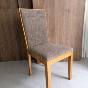 6 CADEIRAS JDE JANTAR - MADEIRA + LINHÃO EM TONS DE MARROM - Valor por peça — A080.102