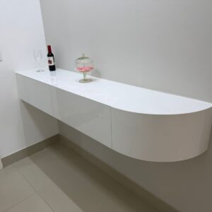 APARADOR EM MDF ALTO BRILHO - MUITO ELEGANTE — T029.100