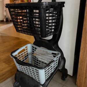 2 CARRINHOS DE MERCADO - PLÁSTICOS - COM 2 CESTINHAS CADA - Valor por peça — C066.313