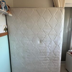 COLCHÃO CASAL BOX EMBUTIDO - MODELO SIMPLES DA HERVAL — A124.02