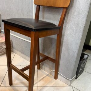 7 BANQUETAS ALTAS - MADEIRA E COURO - TOK STOK - MODELO TANGO - Valor por peça — R095.07