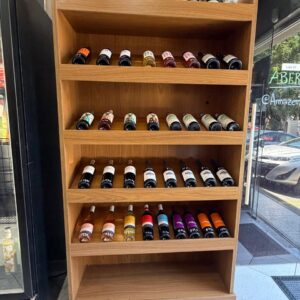 6 ESTANTES - MDF - PRATELEIRAS INCLINADAS PARA EXPOSIÇÃO DE GARRAFAS - Valor por peça — R095.10