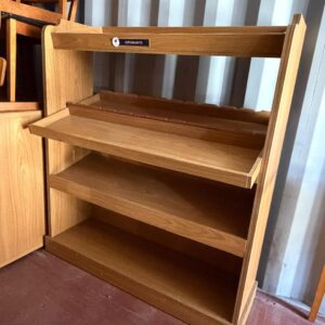 ESTANTE EXPOSITORA DE GARRAFAS - MAIS BAIXA - MDF — R095.28