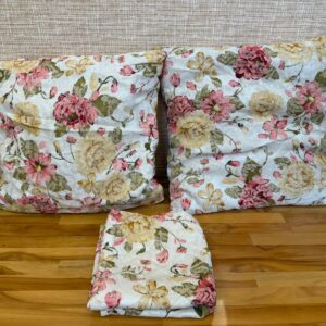 CONJUNTO COM 03 ALMOFADAS FLORIDAS — G058.11