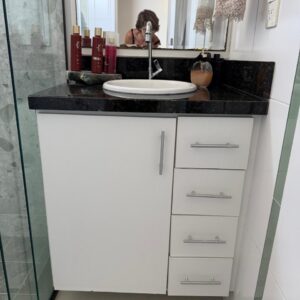 BANCADA DE BANHEIRO + CUBA E TORNEIRA — J039.601