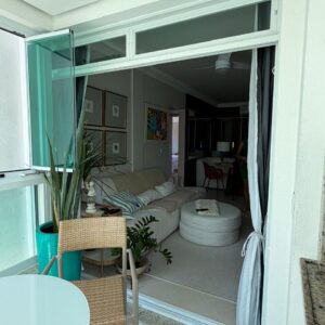 ESQUADRIA - ALUMÍNIO - BRANCA - BANDEIRA BASCULANTE NA PARTE DE CIMA - 2 PORTAS DE CORRER — J039.600