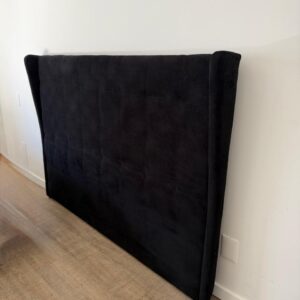 CABECEIRA DE CAMA CASAL - VELUDO PRETO - LEVE ABA LATERAL SUPERIOR — G060.03