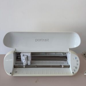 RECORTADORA DE PAPEL - SILHOUETTE - COM BLUETOOTH — J070.04