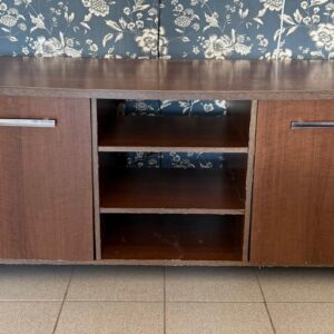 RACK MDF - VÁRIOS PONTOS DESGASTADOS — J071.34