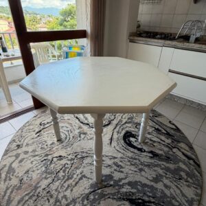 MESA SEXTAVADA - BASE MADEIRA + TAMPO MDF - PINTURA BRANCA — J071.31