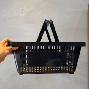 TRIO DE CESTAS PLÁSTICAS PRETAS - COM ALÇA — R095.36