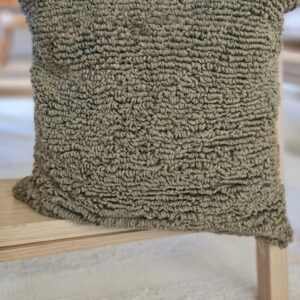 ALMOFADA VERDE - PONTO ALTO - TECIDO E LINHA - PEÇA ÚNICA — A127.02