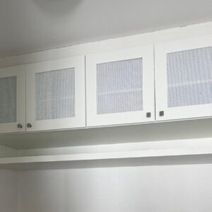 CONJUNTO DE ARMÁRIO AÉREO DE DUAS PORTAS DE CORRER VENTILADAS + PRATELEIRA AÉREA - MDF — L092.10