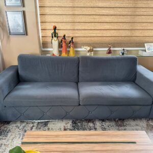 SOFÁ AZUL - MARCA: FEELING - DETALHES EM CAPITONÊ — R096.01