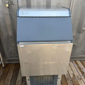 MÁQUINA DE GELO EVEREST - EGC-75 - 75 KG DE GELO — R097.06