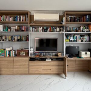 GRANDE ESTANTE DE SALA - MDF - COM BANCADA ESCRIVANINHA À DIREITA + ARMARINHOS + GAVETAS + NICHO PARA TV — D010.302