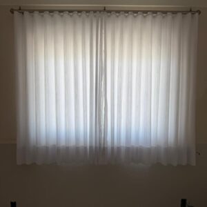 CORTINA DE DOIS TECIDOS FINOS SIMPLES - TEMOS 2 PARES - GANCHO PARA TRILHO SUIÇO - Valor por par — M146.09