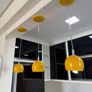 TRIO DE LUMINÁRIAS PENDENTES - METAL - AMARELAS — M146.05