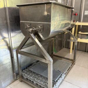 MISTURADOR INDUSTRIAL DE CARNE - 2 PÁS INTERNAS - TRIFÁSICO - ATÉ 150/200 KG - INOX 304 — Y004.09