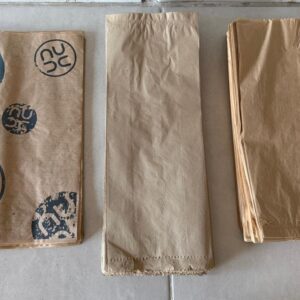 LOTE ÚNICO - 100 SACO DE PAPEL PARDO - 2 TAMANHOS E TEXTURAS + 50 FOLHAS PAPEL AMANTEIGADO PARA EMBALAGEM DE FRIOS — Y004.24