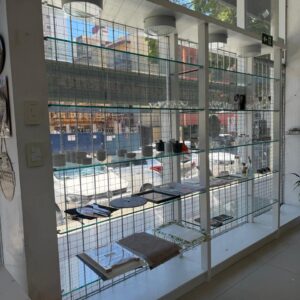 ESTANTE MDF + PRATELEIRAS DE VIDRO + ILUMINAÇÃO COM PLAFON DE SOBREPOR - TEMOS 3 PEÇAS - Valor por peça — M147.02