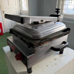 CHAPA DE LANCHE - SANDUICHEIRA ELÉTRICA PROFISSIONAL - CROYDON - HEAVY DUTY — G063.02