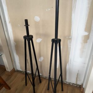 PAR DE PEDESTAIS PARA CAIXAS DE SOM — G063.18