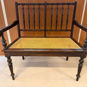 NAMORADEIRA ANTIGA - BANCO COM ASSENTO EM TRAMA — C052.403