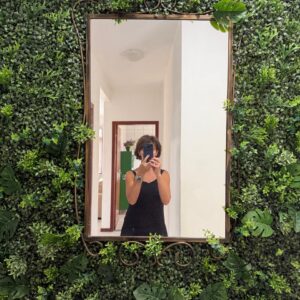 CONJUNTO DE APARADOR + ESPELHO - FERRO RETORCIDO - APARADOR COM TAMPO DE VIDRO — S086.26