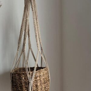 FLOREIRA MACRAMÊ + CESTO PALHA — A133.07