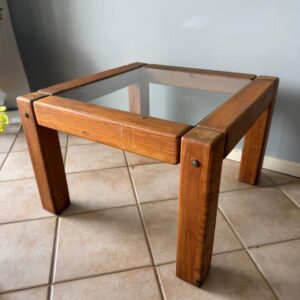 2 MESAS LATERAIS DE MADEIRA MACIÇA - TAMPO CENTRAL VIDRO - Preço por unidade — A133.06