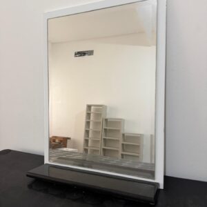 ESPELHO BISOTADO PEQUENO - RETANGULAR - COM ACABAMENTO MDF + MINI PRATELEIRA EMBAIXO — G048.415