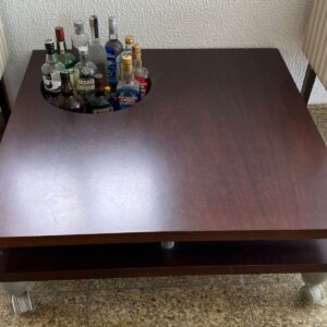 MESA DE CENTRO - NICHO PARA BAR - MDF + RODÍZIO — C096.04