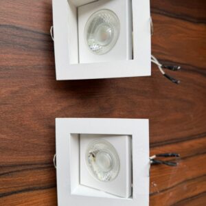 PAR DE SPOTS DE EMBUTIR - LÂMPADA R70— A037.504