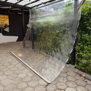 CORTINA PLÁSTICA DE ROLO - MANUAL - ROBUSTA - VARÃO FERRO — V048.11