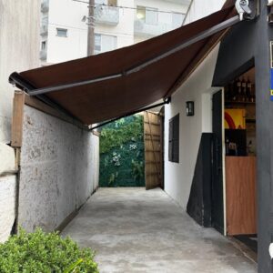 TOLDO ARTICULADO - MANUAL - MARROM — V048.13