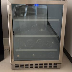 FRIGOBAR - ELETTROMEC - TERMOSTATO DIGITAL - INOX - VITRINE EXPOSITORA - 145 LITROS — J045.301