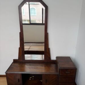 PENTEADEIRA ANTIGA COM ESPELHO LAPIDADO — I030.16