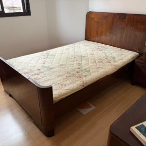 CAMA DE CASAL - TAMANHO VIÚVO - ANTIGA — I030.19