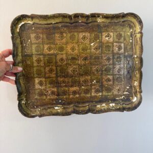 BANDEJA ANTIGA - MADEIRA - DESENHO E PINTURA DESGASTADOS — V050.09