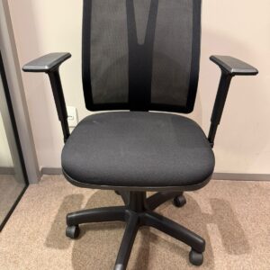 CADEIRAS DE ESCRITÓRIO - REGULAGEM — M152.45