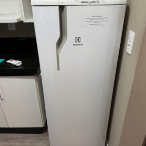 GELADEIRA ELECTROLUX - MODELO RE31— M152.53