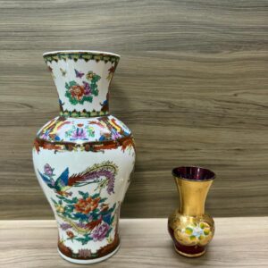 LOTE ÚNICO - 2 VASOS - DIFERENTES EM MATERIAL, ESTILO E TAMANHO — I016.724