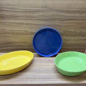 LOTE ÚNICO - 3 TRAVESSAS COLORIDAS - CERÂMICA ESMALTADA - REFRATÁRIOS — I016.712