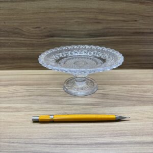 LOTE ÚNICO - 6 BOWLS INDIVIDUAIS DE VIDRO + 1 PRATO ALTO PARA MINI BOLO + 6 PORTA COPO VIDRO — I016.710